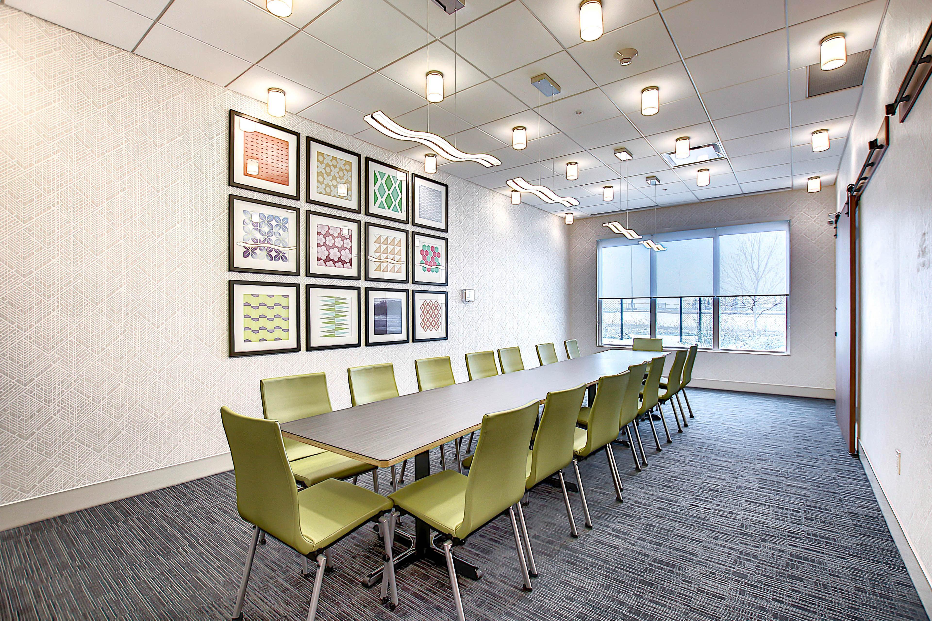 Holiday Inn Express & Suites - Calgary Airport Trail Ne By Ihg Exterior foto