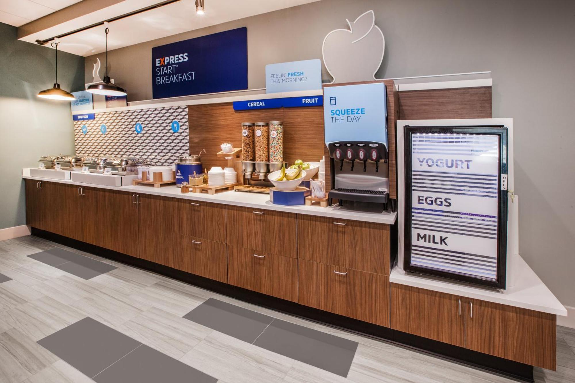 Holiday Inn Express & Suites - Calgary Airport Trail Ne By Ihg Exterior foto