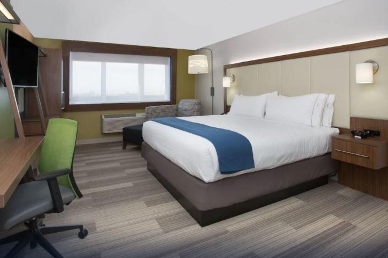 Holiday Inn Express & Suites - Calgary Airport Trail Ne By Ihg Exterior foto