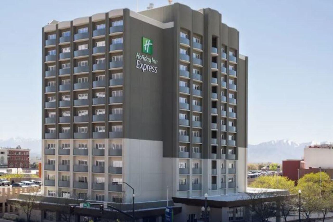 Holiday Inn Express & Suites - Calgary Airport Trail Ne By Ihg Exterior foto
