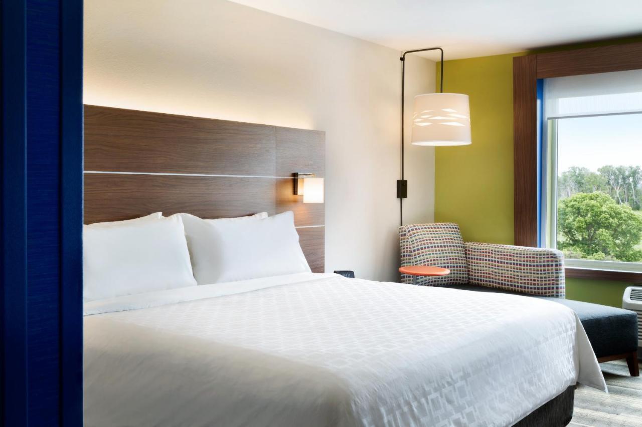 Holiday Inn Express & Suites - Calgary Airport Trail Ne By Ihg Exterior foto