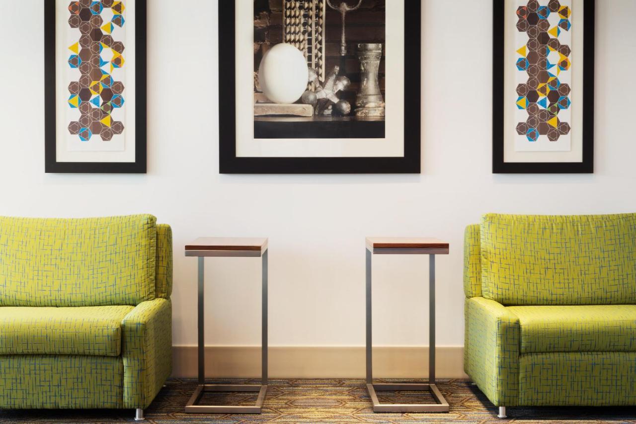 Holiday Inn Express & Suites - Calgary Airport Trail Ne By Ihg Exterior foto